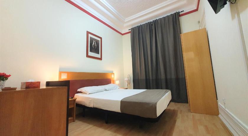 リスボン Midis Alojamento Local 2つ星 ホテル 客室