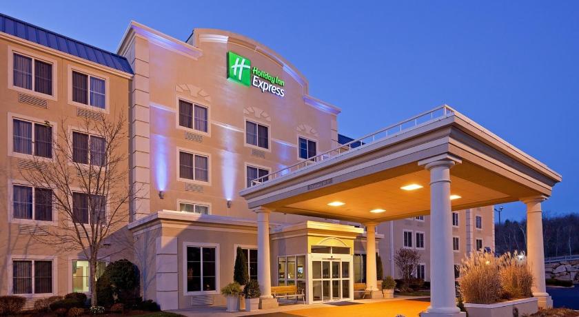 Holiday Inn Express Boston/Milford Hotel photo