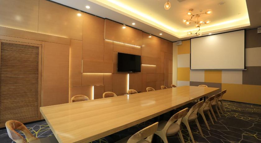 Holiday Inn Express Zhangjiakou Park View photo