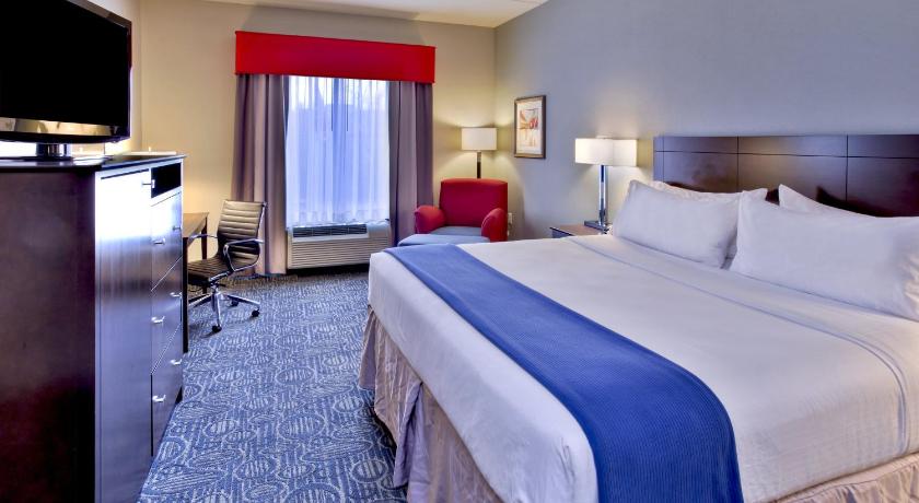 Holiday Inn Express & Suites Oak Ridge