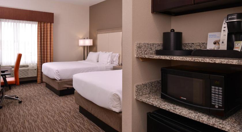 Holiday Inn Express & Suites Williams