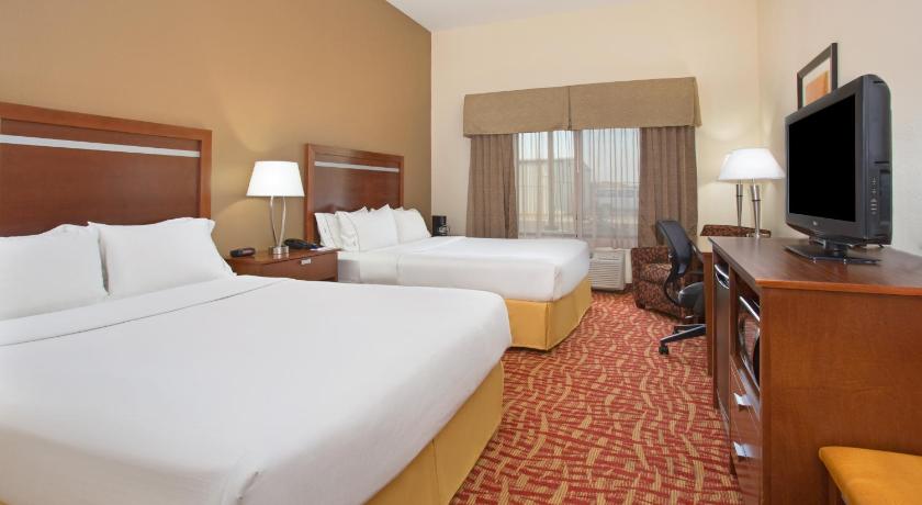 Holiday Inn Express Hotel & Suites Glendive