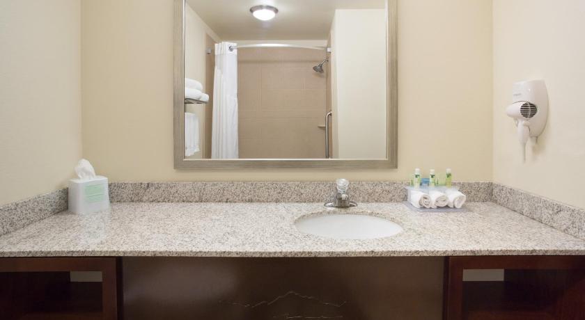 Holiday Inn Express Hotel & Suites Glendive