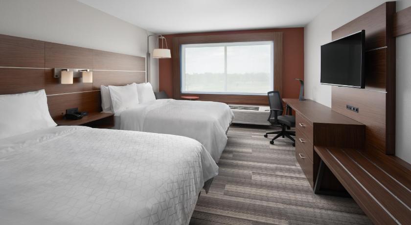 Holiday Inn Express And Suites Elkhorn - Lake Geneva Area