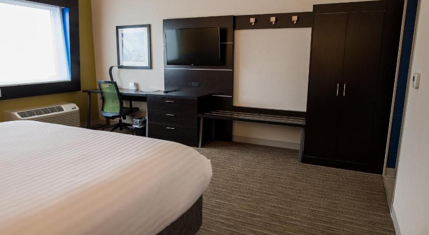 Holiday Inn Express & Suites Marietta