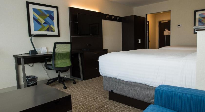 Holiday Inn Express & Suites Marietta