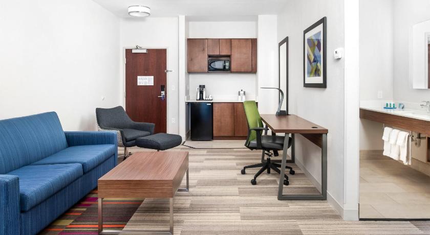 Holiday Inn Express Hotel and Suites Conroe