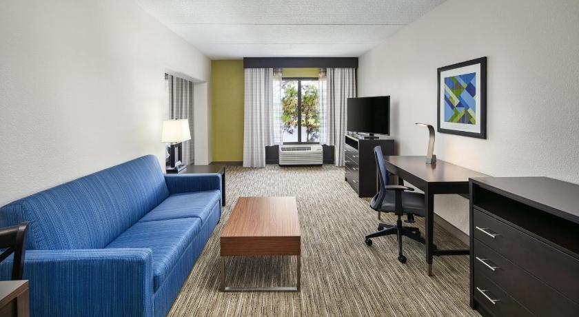 Holiday Inn Express & Suites Jacksonville South East - Medical Center Area