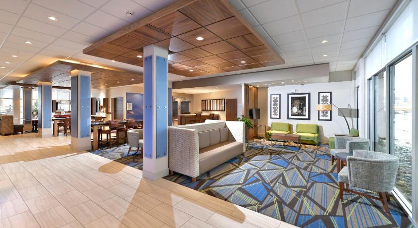 Holiday Inn Express And Suites Millersburg photo