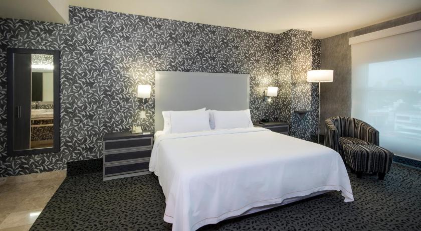 Holiday Inn Express & Suites Queretaro