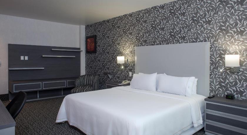 Holiday Inn Express & Suites Queretaro