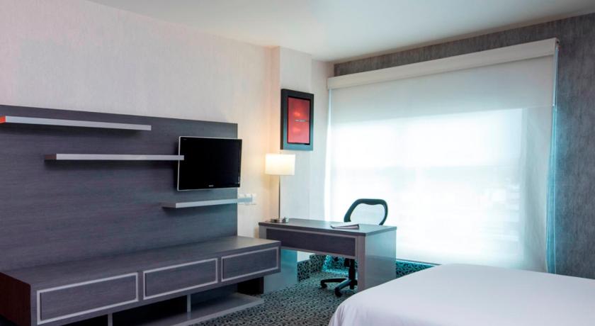 Holiday Inn Express & Suites Queretaro