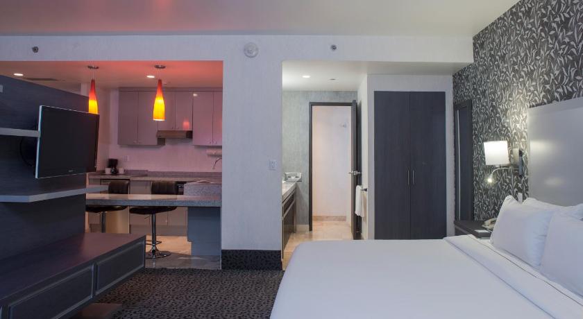 Holiday Inn Express & Suites Queretaro