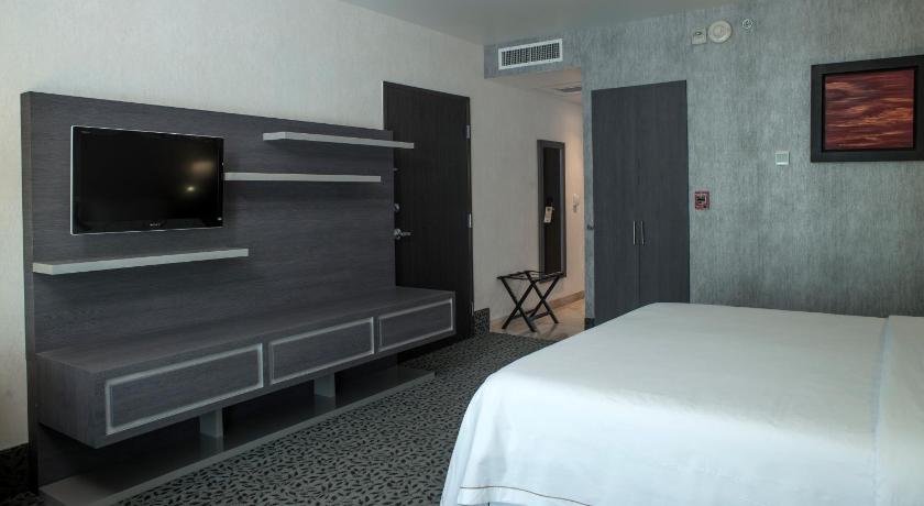 Holiday Inn Express & Suites Queretaro