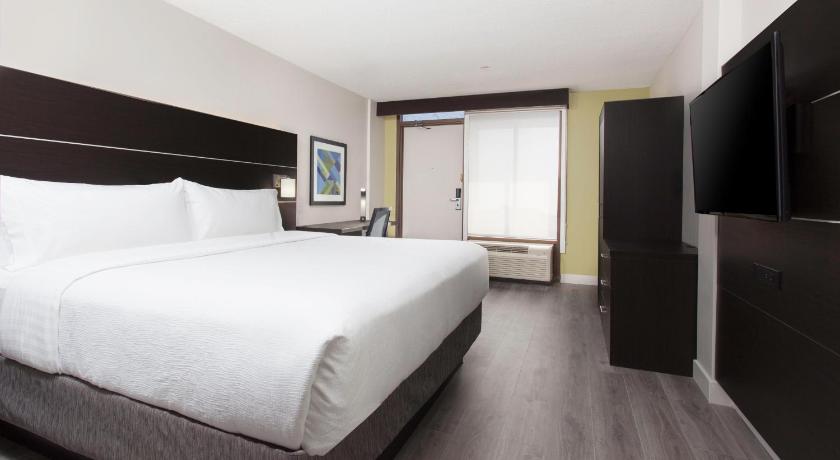 Holiday Inn Express & Suites Mississauga-Toronto Southwest