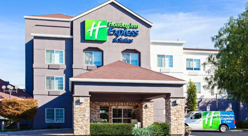 Holiday Inn Express Oakland Airport photo