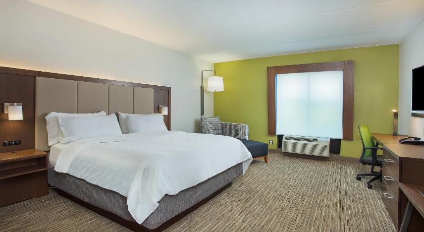 Holiday Inn Express & Suites Lebanon