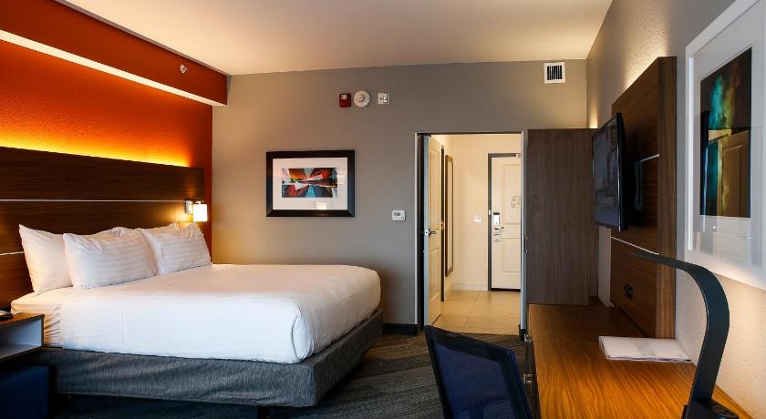 Holiday Inn Express & Suites Louisville Downtown