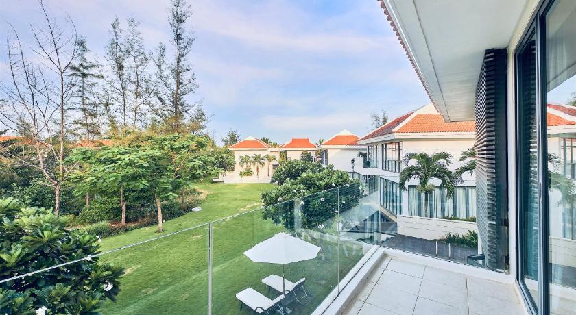 EmblemSea Luxury Villas few steps to the Danang beach photo