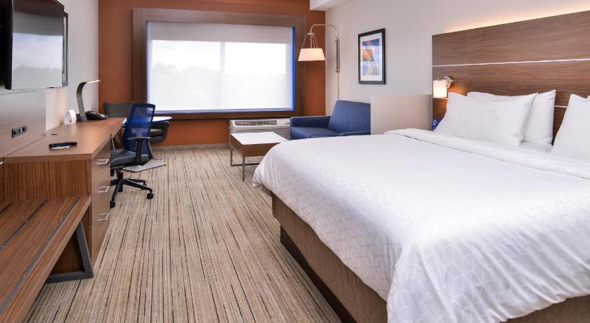 Holiday Inn Express & Suites Farmville