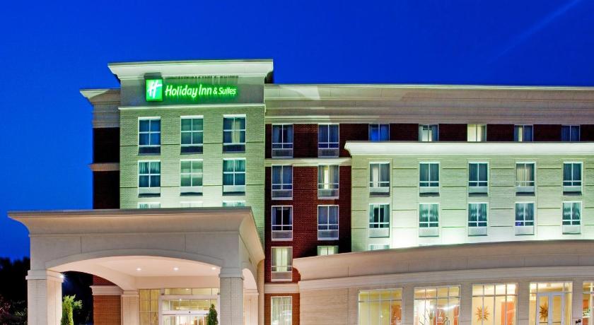 Holiday Inn Hotel & Suites Gateway