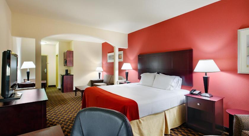 Holiday Inn Express Hotel & Suites Malvern photo