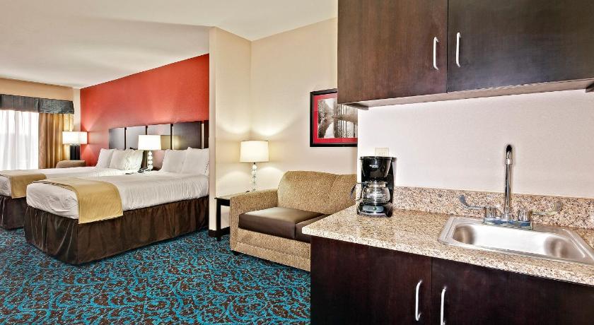 Holiday Inn Express & Suites - New Philadelphia Southwest