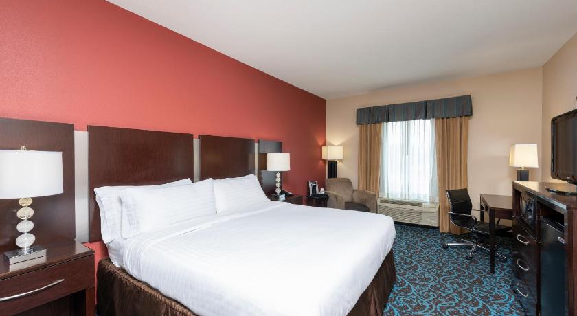 Holiday Inn Express & Suites - New Philadelphia Southwest