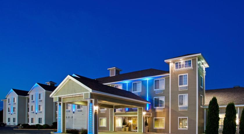 Holiday Inn Express & Suites New Buffalo, MI photo