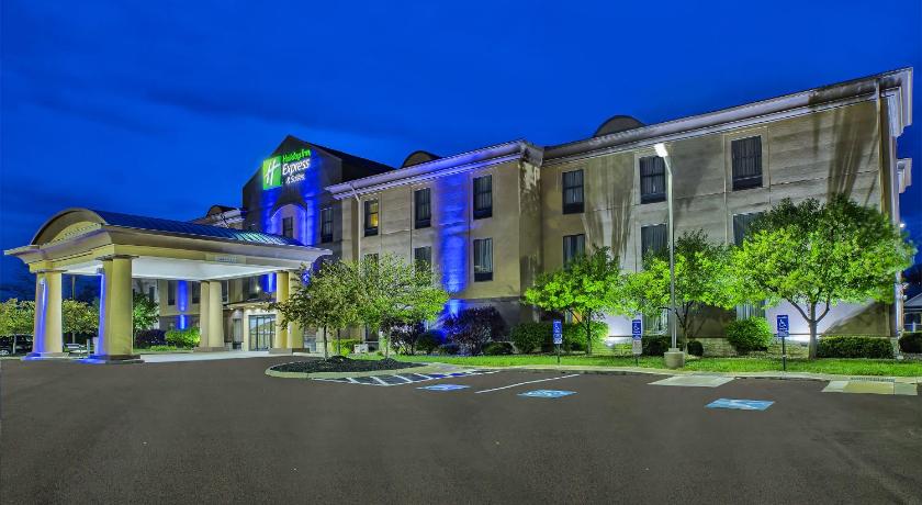 Holiday Inn Express Hotel and Suites Marysville