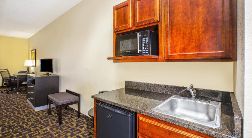 Holiday Inn Express Hotel and Suites Marysville