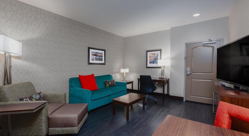 Holiday Inn Express & Suites Eureka