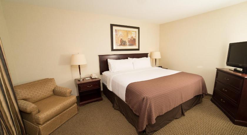 Holiday Inn & Suites Lloydminster