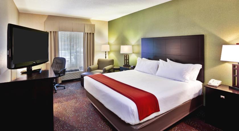 Holiday Inn Express Hotel & Suites Woodhaven