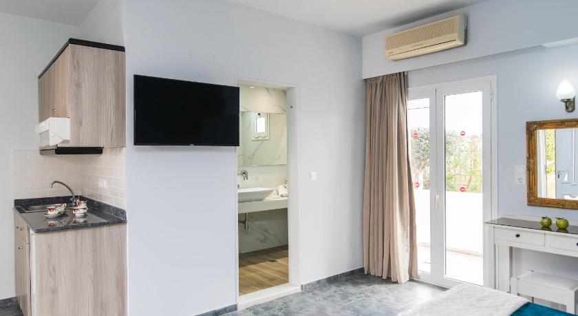 Image of Superior Triple Studio with Garden View 0