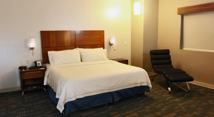 Holiday Inn Express & Suites Mexicali