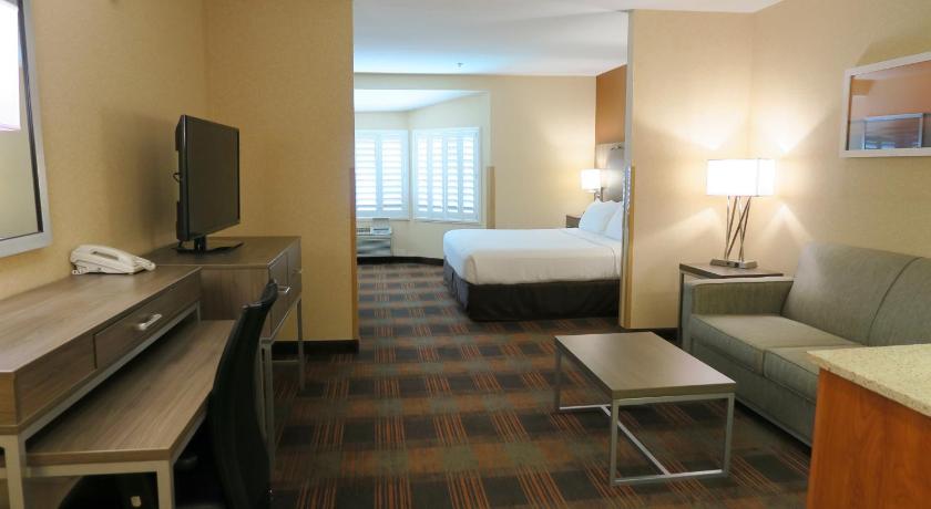 Holiday Inn Express Hotel & Suites Elk Grove Ctrl - Sacramento S