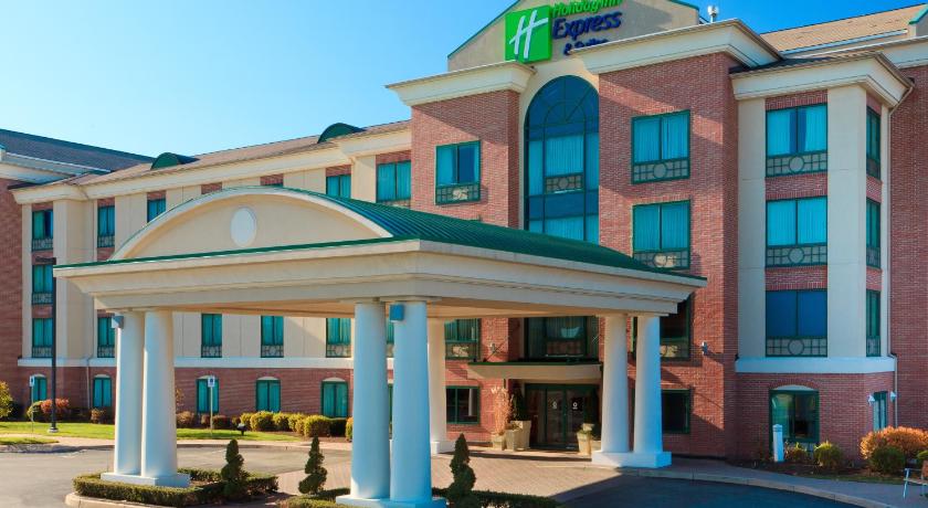 Holiday Inn Express Hotel & Suites Warwick-Providence Airport photo