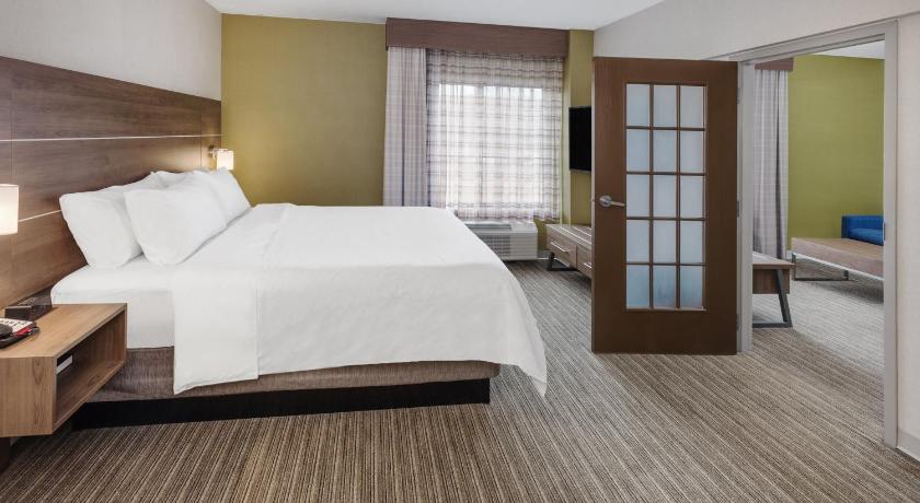 Holiday Inn Express Hotel & Suites Providence-Woonsocket