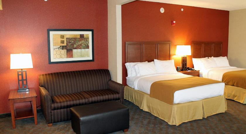 Holiday Inn Express & Suites Paducah West