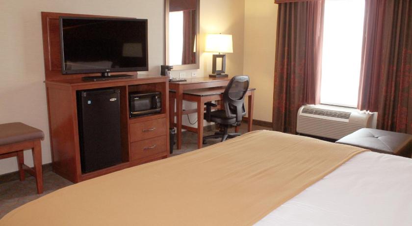 Holiday Inn Express & Suites Paducah West