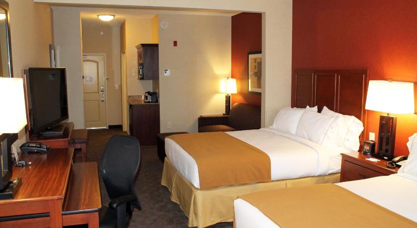 Holiday Inn Express & Suites Paducah West