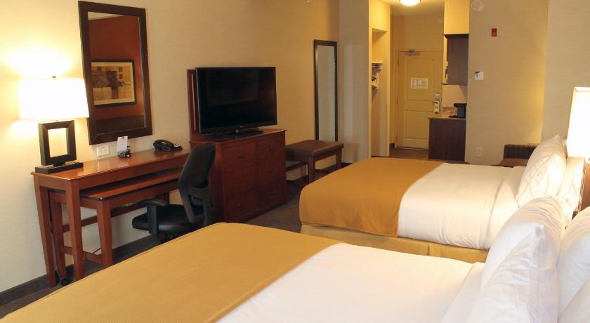 Holiday Inn Express & Suites Paducah West