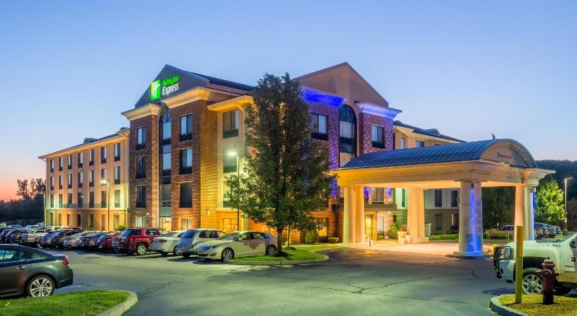 Holiday Inn Express Hotel & Suites Auburn