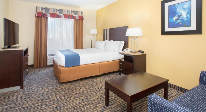 Holiday Inn Express & Suites Denver North - Thornton