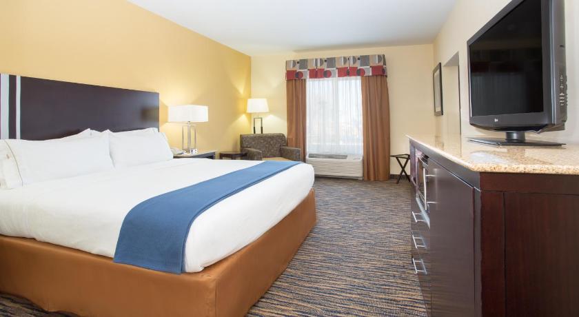 Holiday Inn Express & Suites Denver North - Thornton