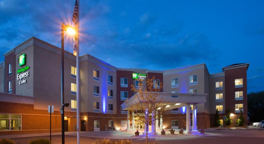 Holiday Inn Express & Suites Denver North - Thornton