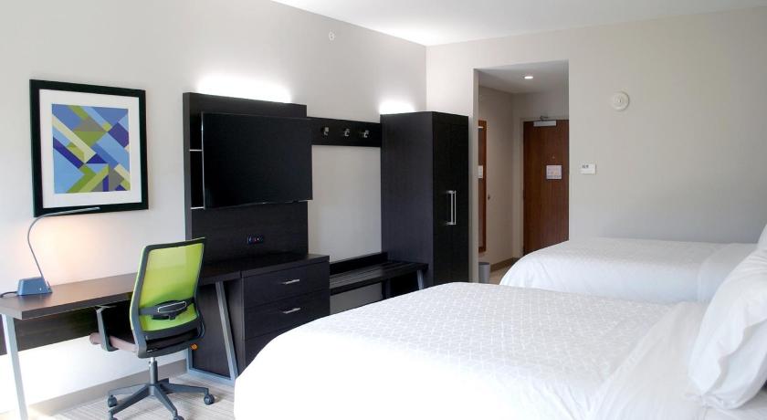 Holiday Inn Express and Suites White Hall