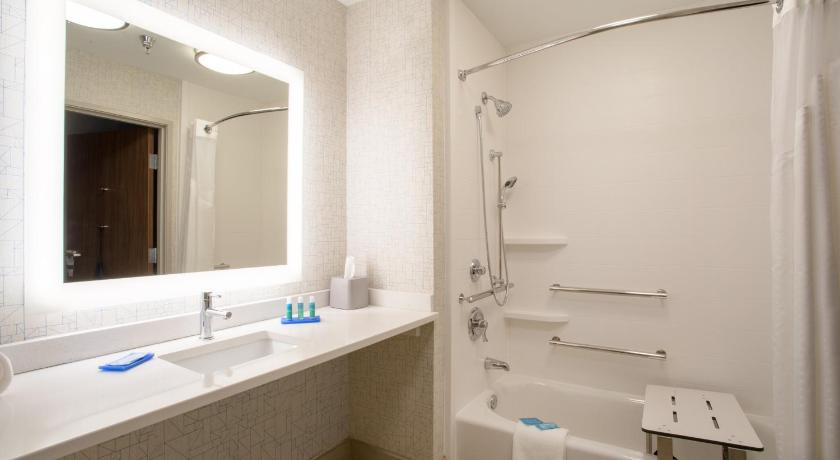 Holiday Inn Express & Suites - Owings Mills-Baltimore Area