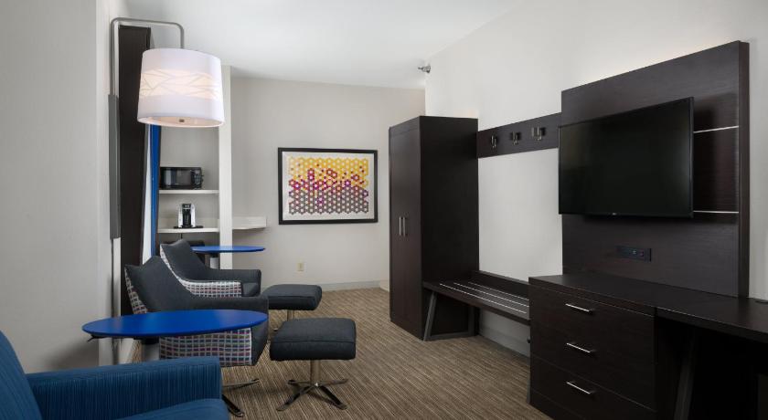 Holiday Inn Express Independence - Kansas City